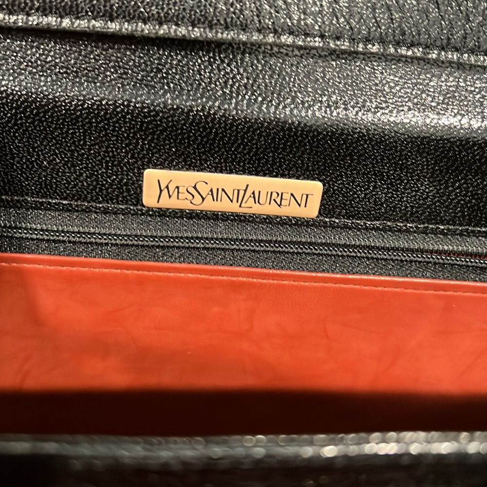 YSL Yves Saint Laurent Black Leather Envelope Shoulder Bag Clutch EUC 🖤 - Picture 10 of 14